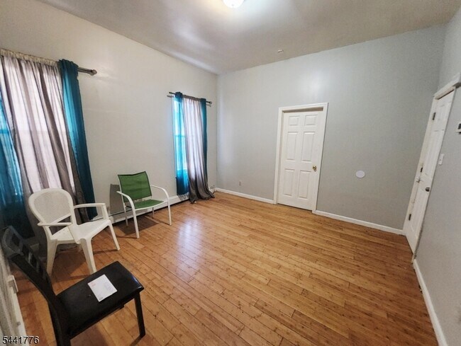 Building Photo - 45 Winans Ave