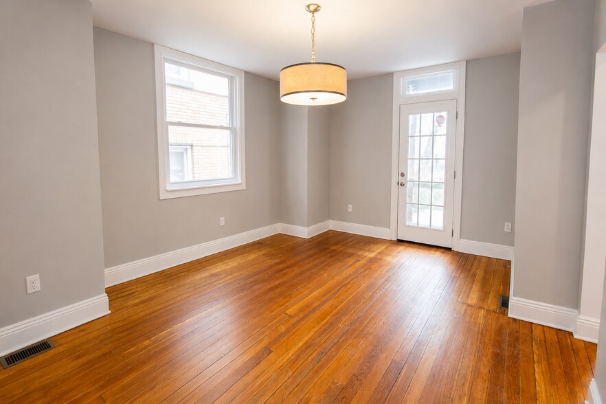 Building Photo - 1723 Realty Ave
