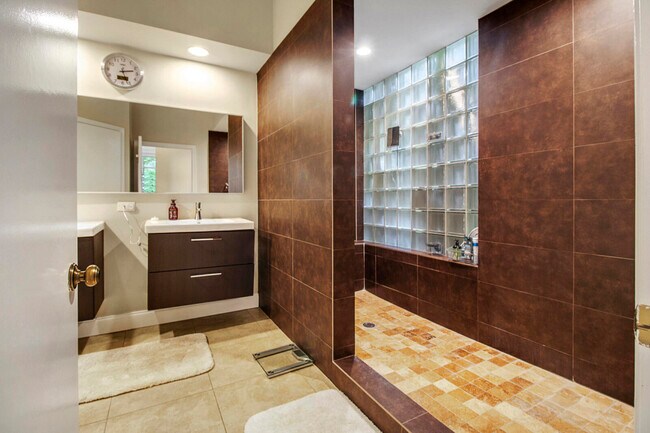 Building Photo - 6684 NW 23rd Ter