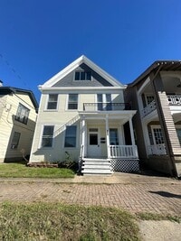 Building Photo - Beautiful Lower Unit in Duplex on Marcum Park Downtown!!!!