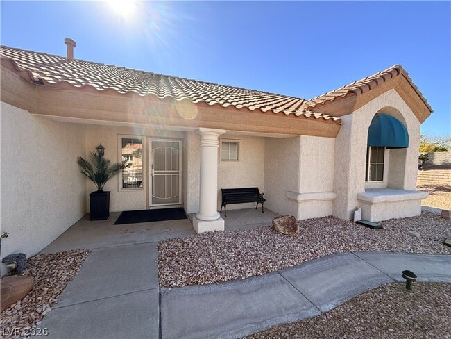 Building Photo - 9605 Sundial Dr