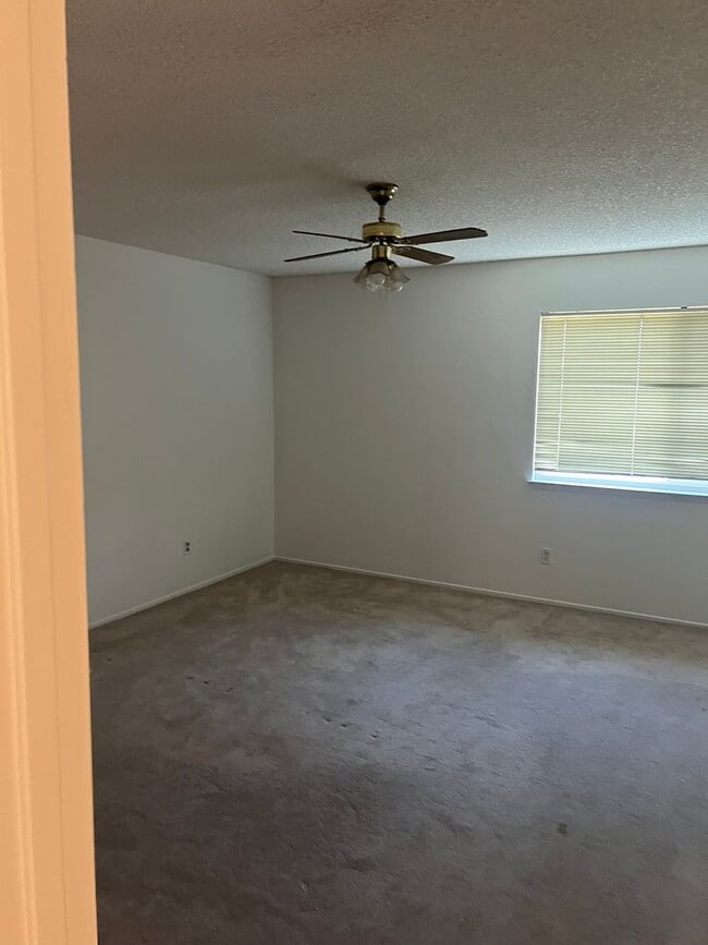 Building Photo - South Central Bakersfield House