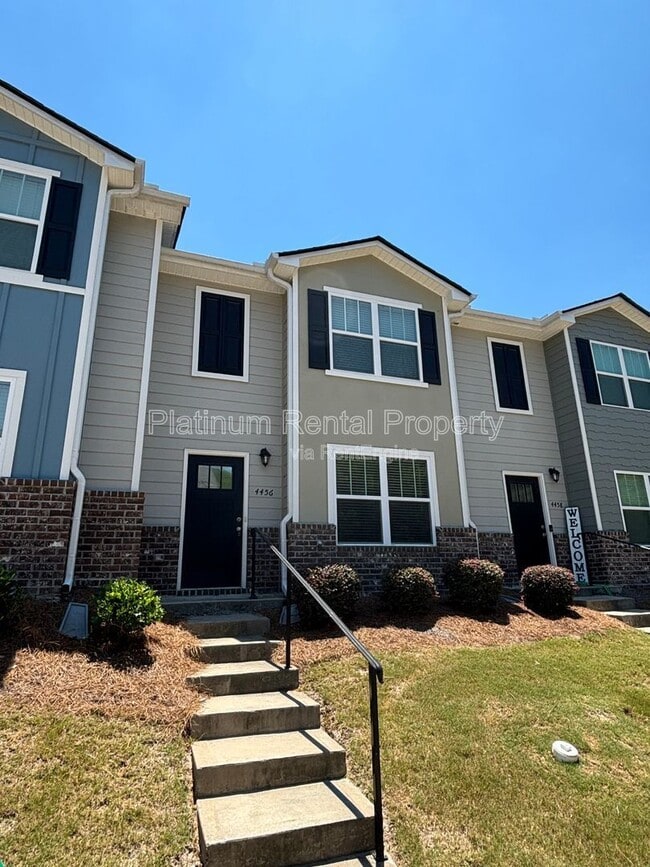 Building Photo - 4456 Pinscher St