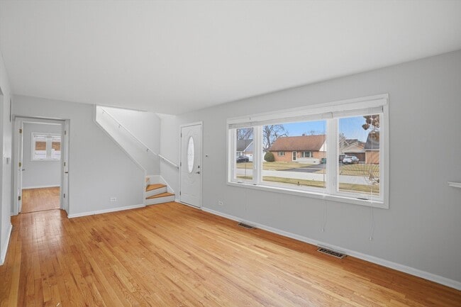 Building Photo - 8912 Windsor Ln