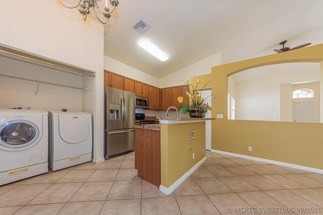 Building Photo - 5717 Spanish River Rd