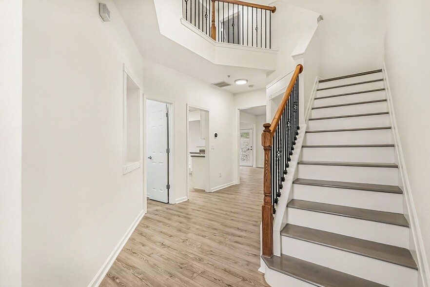 Building Photo - 1645 Caswell Pky