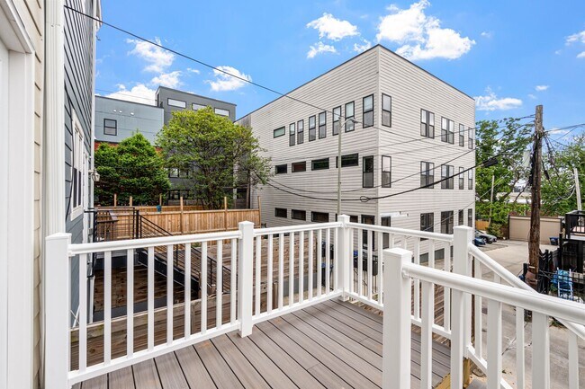 Building Photo - 3552 Warder St NW