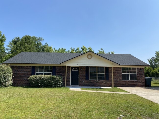 Primary Photo - 825 Kiln Ln