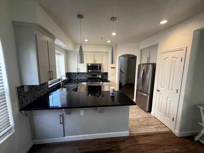 Building Photo - 1537 Oyster Bay Ct
