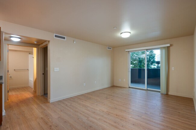 Building Photo - 228 S Cottonwood, Unit #110