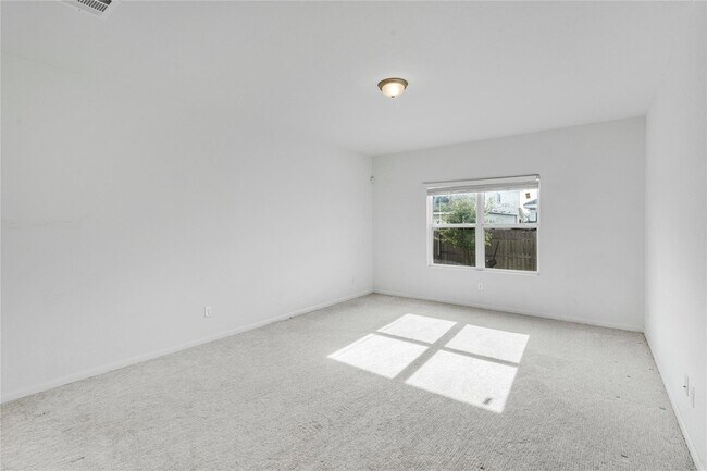 Building Photo - 108 Greenthread Dr