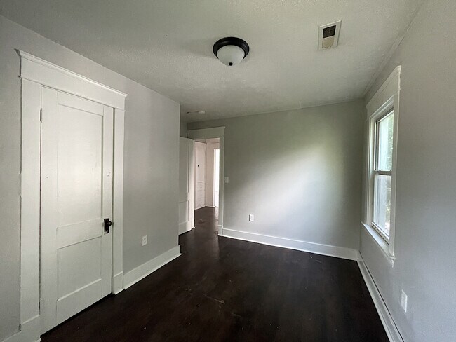 Building Photo - 3469 W 45th St