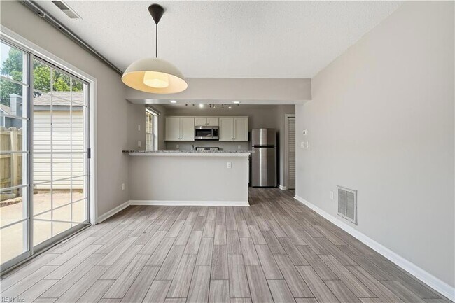 Building Photo - 317 Ferdinand Cir