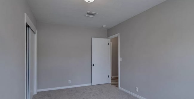 Building Photo - 2803 W Elm St