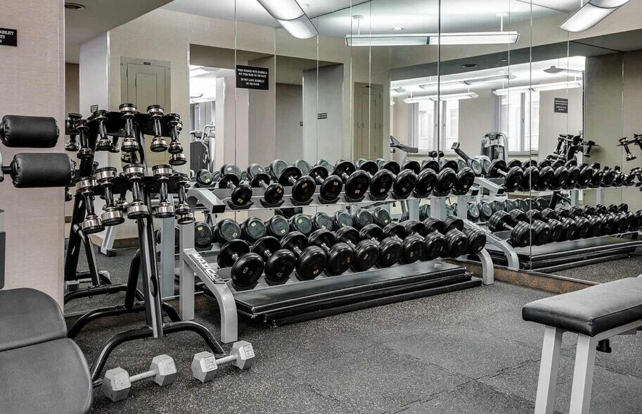 Building Photo - 1501 Lexington Ave