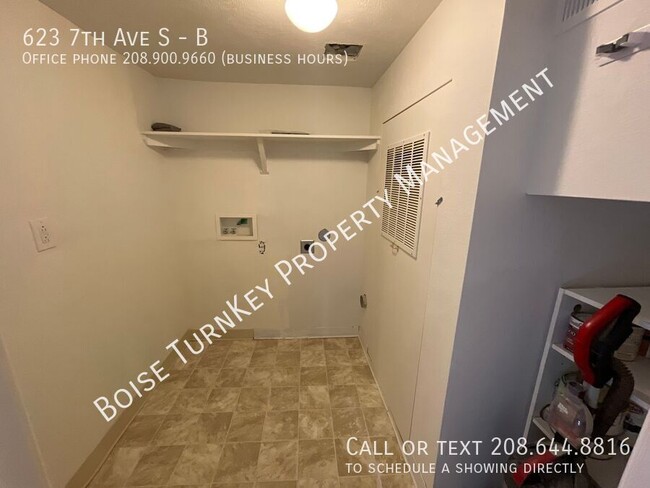 Building Photo - 2 Bed 1 Bath Basement Unit w/ Flex Space! ...