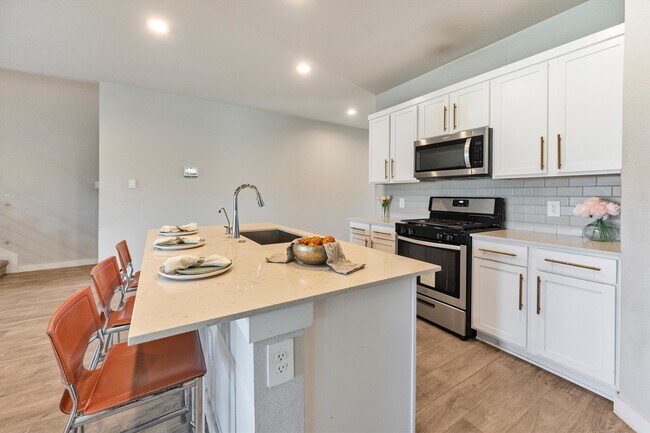 Building Photo - 12107 Bear River Dr