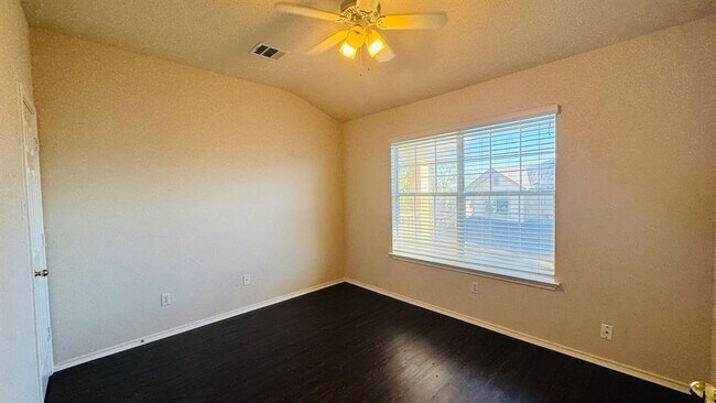 Building Photo - 16100 S Great Oaks Dr