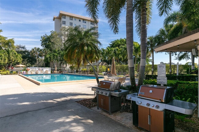 Building Photo - 3507 Oaks Way