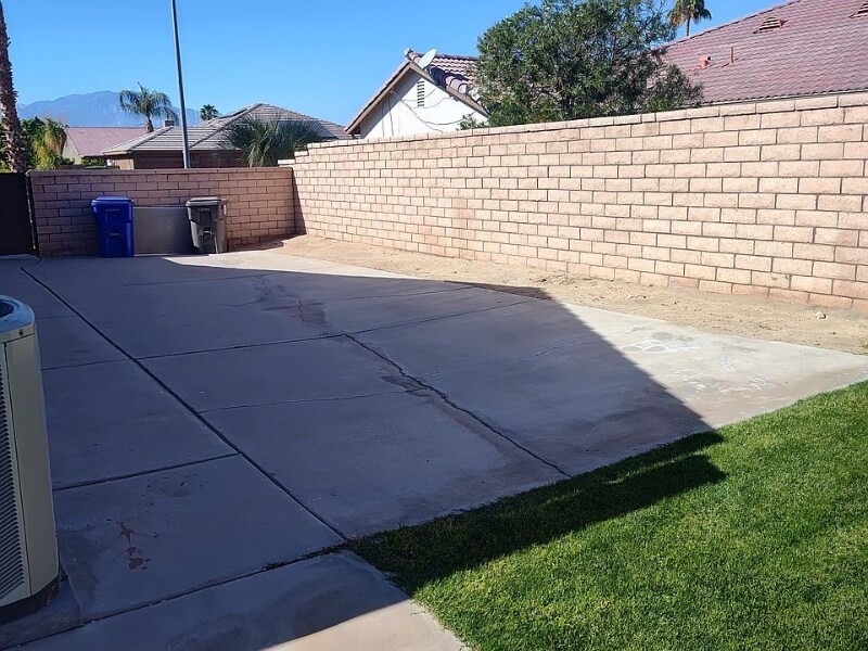 Building Photo - 41618 Petersfield Rd