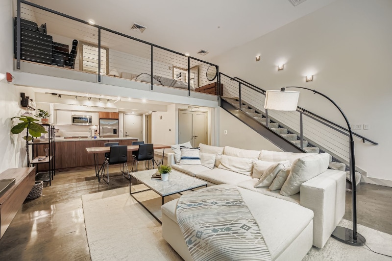 Primary Photo - 3104 Western Ave