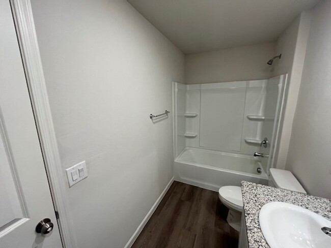 Building Photo - Newer Build 4 Bed/2 Bath In Arizona City