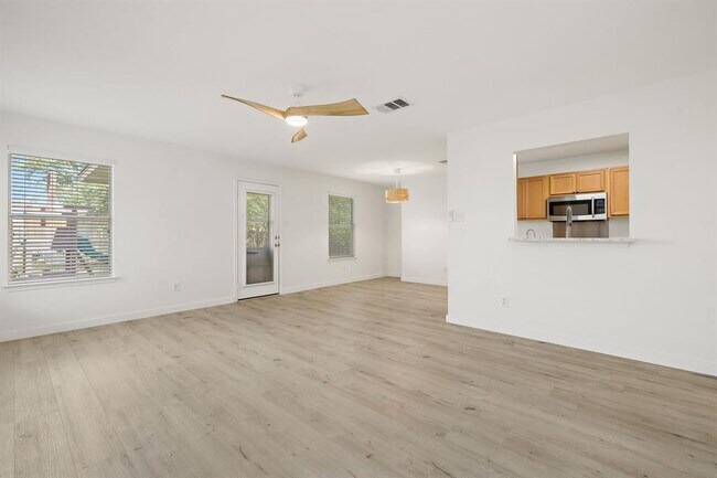 Building Photo - 218 Altamont St