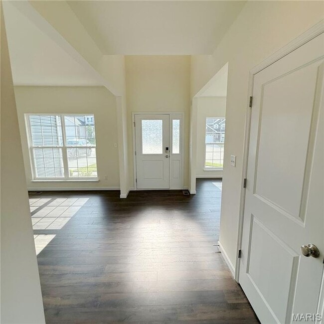 Building Photo - 302 Windmill View Court