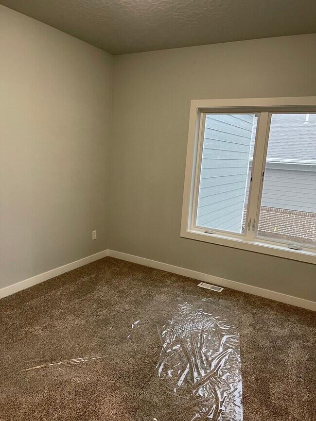 Building Photo - Twin home - 109