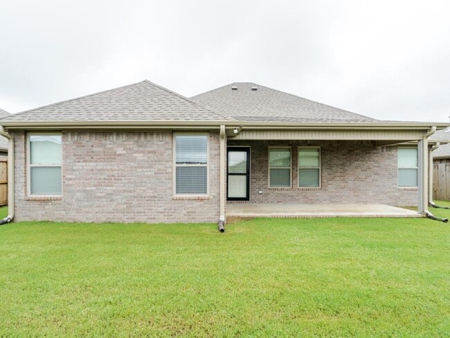 Building Photo - 1030 Riverside Dr