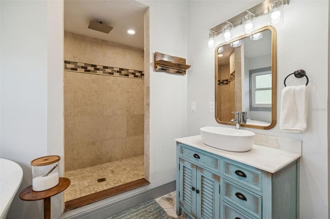 Building Photo - 292 Sunlit Cove Dr NE