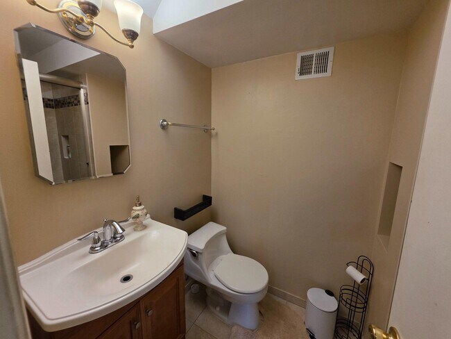 Building Photo - 8120 Paisley Pl