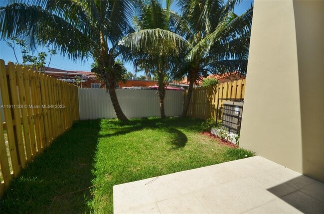 Building Photo - 4374 E 10th Ave