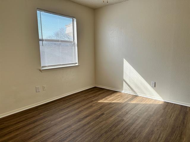 Building Photo - 2713 Hurstview Dr