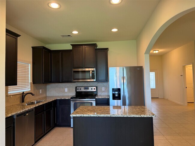 Building Photo - 21102 Echo Manor Dr