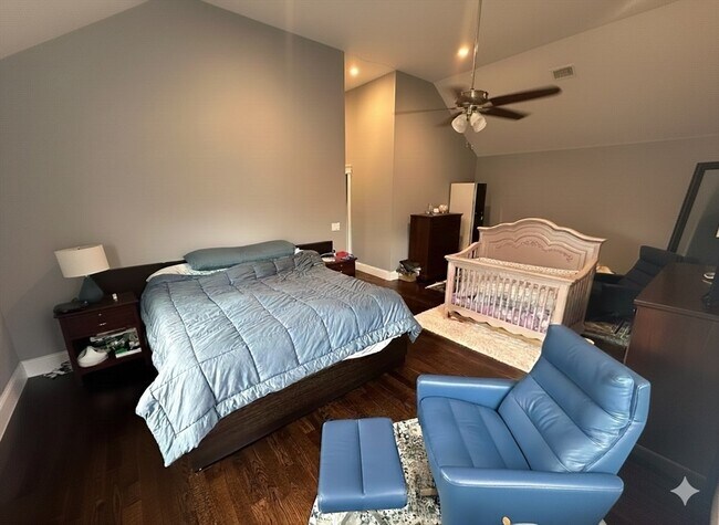 Building Photo - 53 Old Mystic St