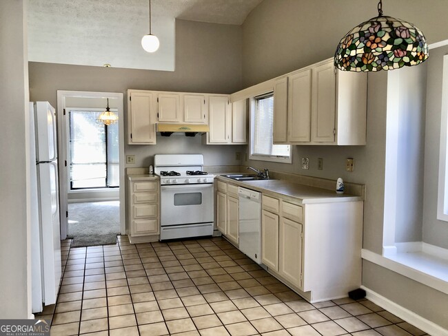 Building Photo - 125 Colony Run