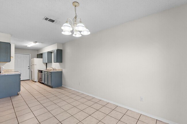 Building Photo - 1629 Gordon St