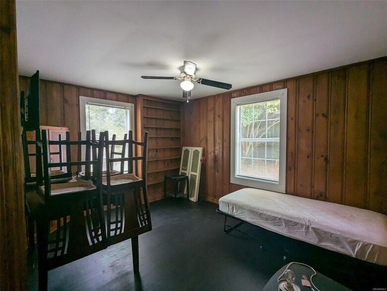 Building Photo - 902 W Tuskeena St