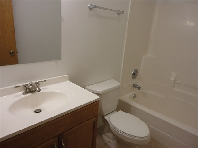 Building Photo - 4312 E Lake Shore Dr