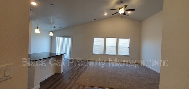 Building Photo - 10679 W New Berlin Dr