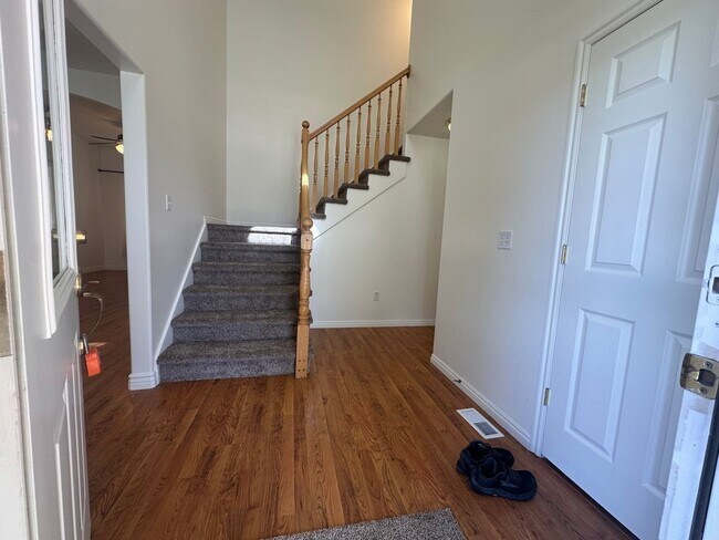 Building Photo - Freshly Painted, New Carpet Throughout - Home For Rent In Springville!!!