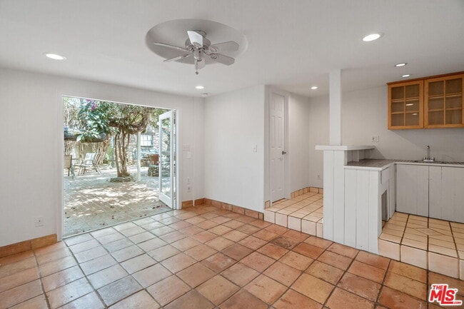 Building Photo - 2347 Glendon Ave