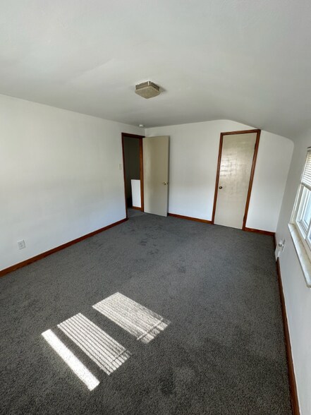 Building Photo - 1008 1/2 Alquin St