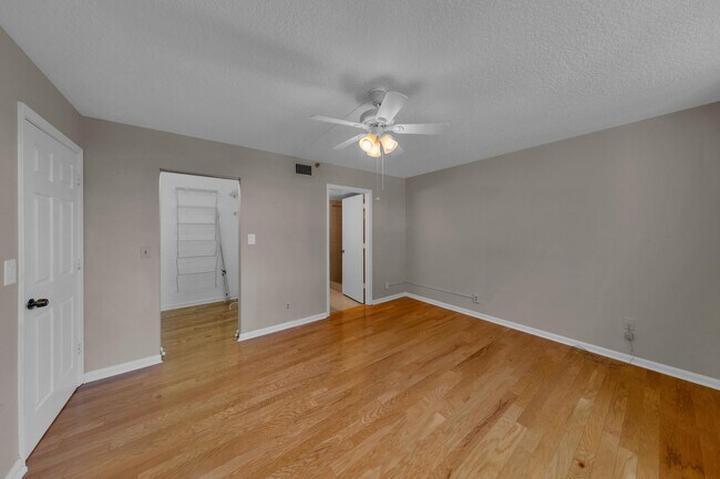 Building Photo - 14623 Bonaire Blvd