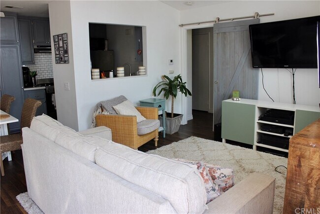 Building Photo - 18 Via Terrano