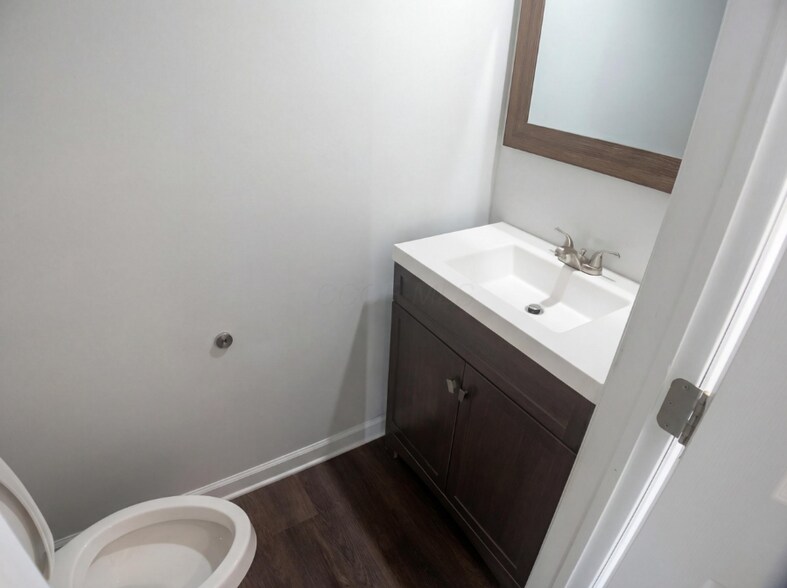 Building Photo - 6571 Schenk Ave