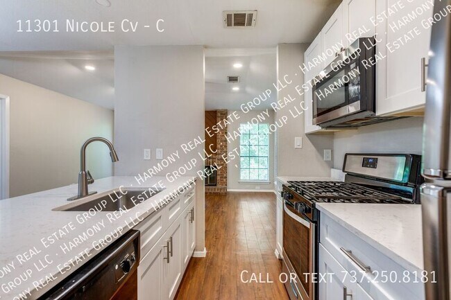 Building Photo - 11301 Nicole Cove