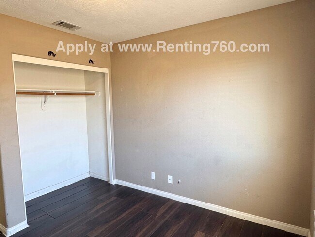Building Photo - Modern 4 Bedroom 2 Bathroom Home