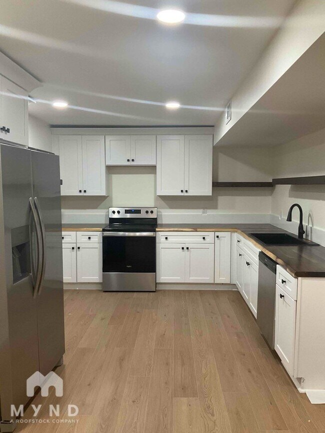 2414 W Woodland Cir 2414 W Woodland Cir East Point GA 30344